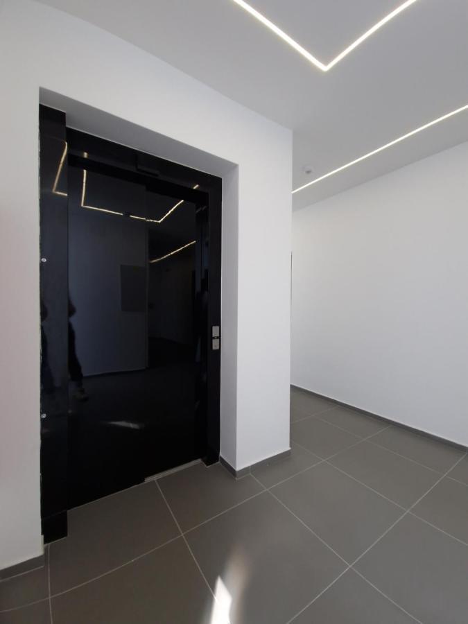 Smart Loft Apartment Тузла Екстер'єр фото