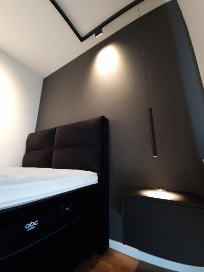 Smart Loft Apartment Тузла Екстер'єр фото